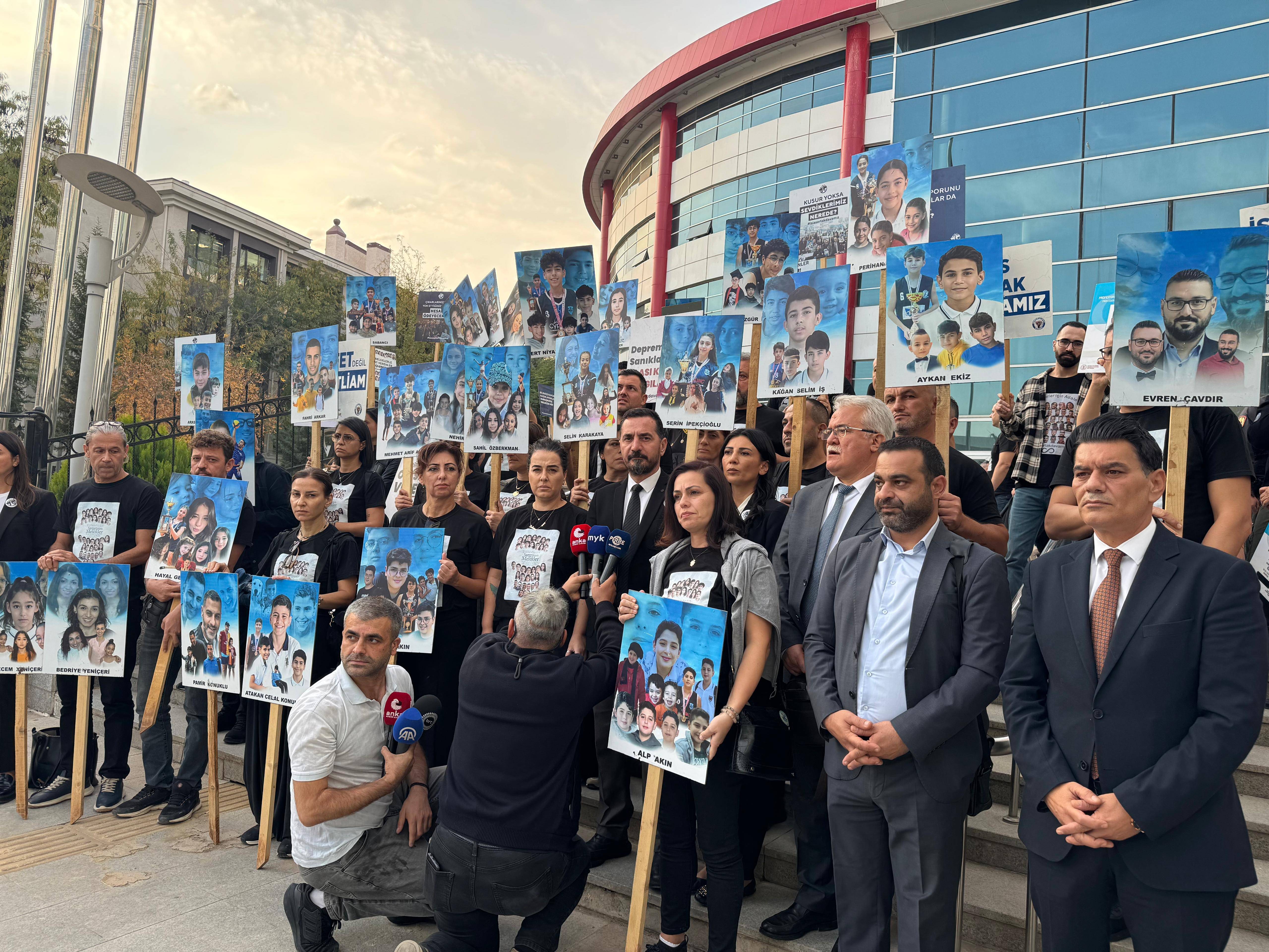 Karakaya: Hiç bir şey değişmedi, bu savcı ve hakim heyetiyle aynı şeyleri yaşıyoruz