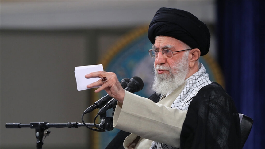 Hamaney: İsrail, İran'ın darbeleriyle neredeyse çöküyor ve yıkılıyordu