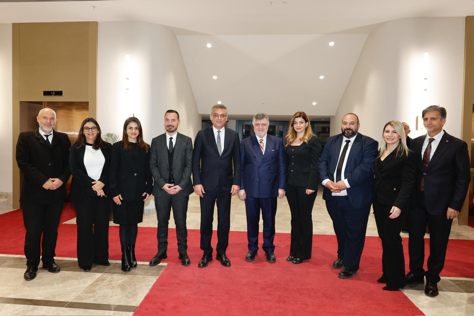 Erhürman, Türk Dünyası Arabulucular Birliği ve Kıbrıs Türk Barolar Birliği'ni kabul etti