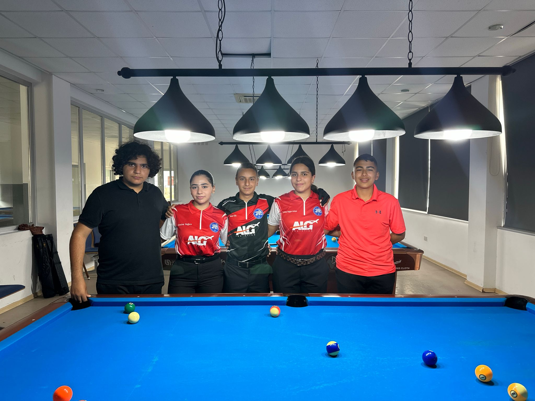 Bilardo gençler şampiyonu Ada Efe