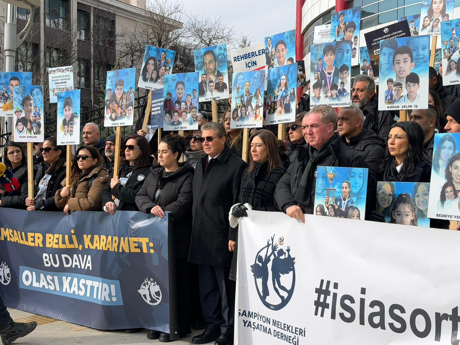 Savcı “bilinçli taksir” dedi, aileler “olası kast” talep etti
