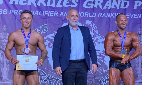 Vücut geliştirme sporcuları Makedonya’da başarılı sonuçlar aldı