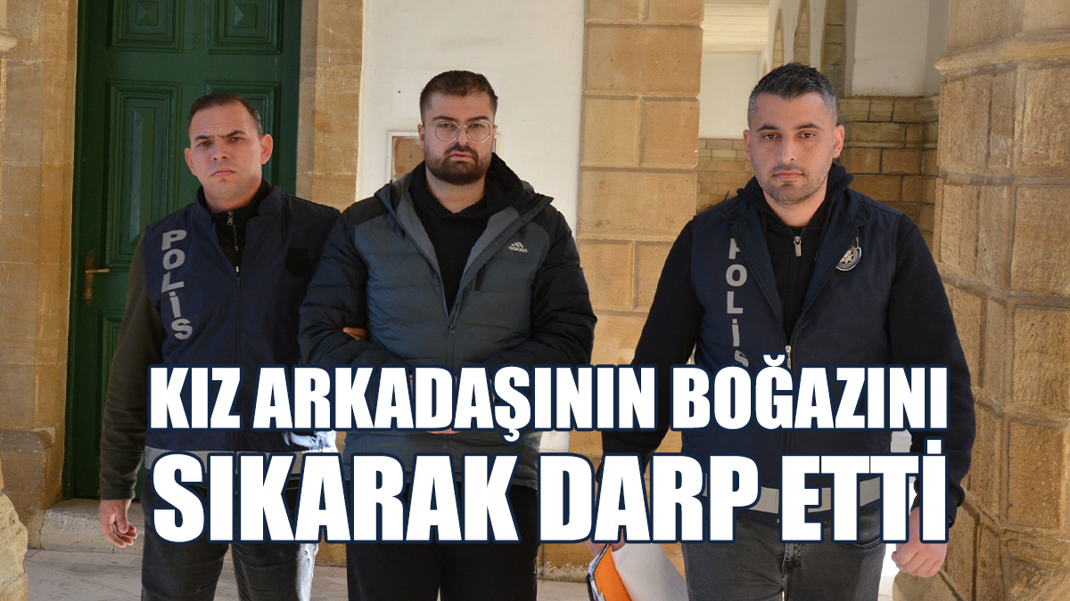 Yangın Tüpü İle Kapıyı Kırdı...