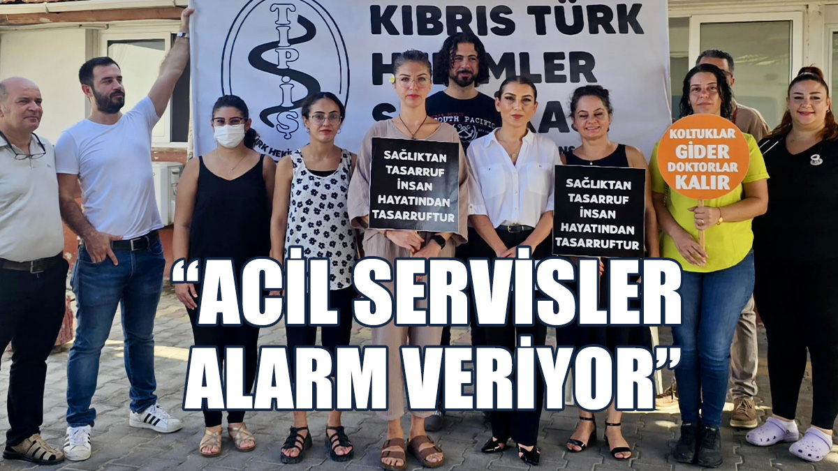 Tıp-İş Cengiz Topel Hastanesi Acil Servisi Önünde Basın Açıklaması Yaptı