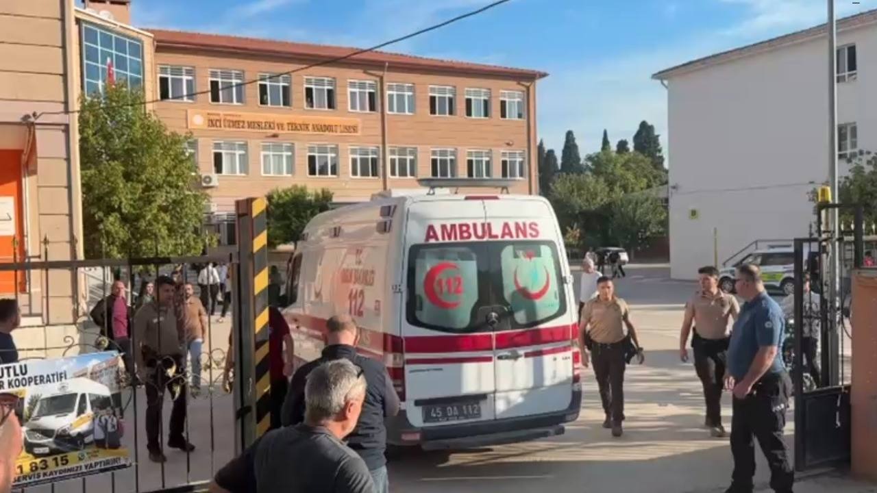 Manisa'da okula silahlı saldırı: Ölü ve yaralı öğrenciler var!