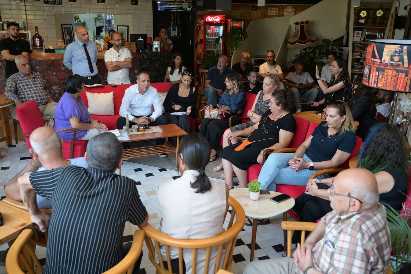 Harmancı, İplik Pazarı bölgesindeki esnafla bir araya geldi