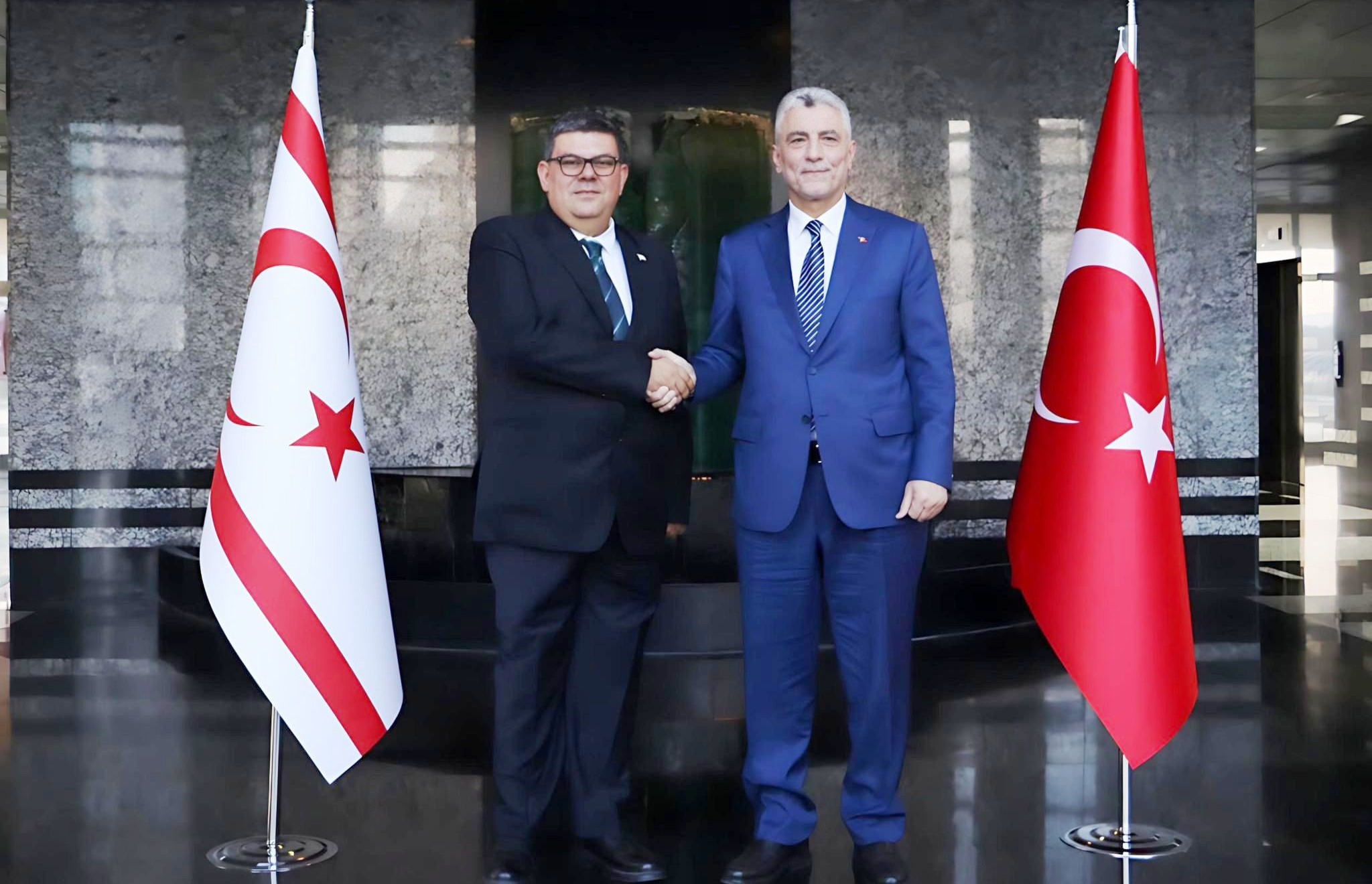 Maliye Bakanı Berova, Türkiye Ticaret Bakanı Bolat ile görüştü