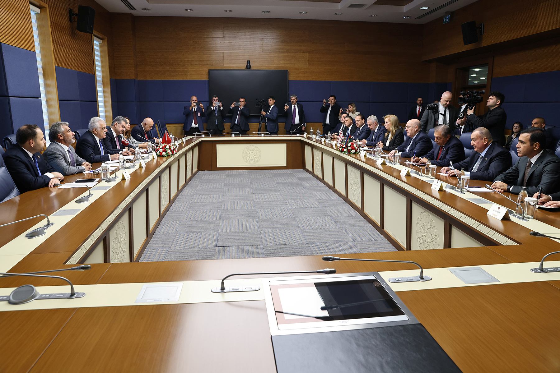 Türkiye, Azerbaycan ve KKTC dostluk grupları bir araya geldi