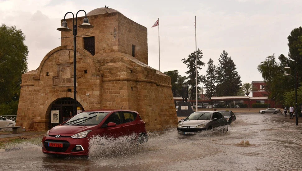 MMO, yağmur sularında güvenli araç kullanımına dair uyarıda bulundu