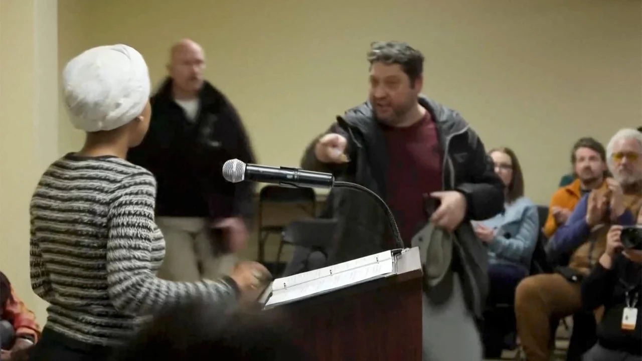 Çarpıcı anket: Dünyada siyasetçilere şiddet artıyor