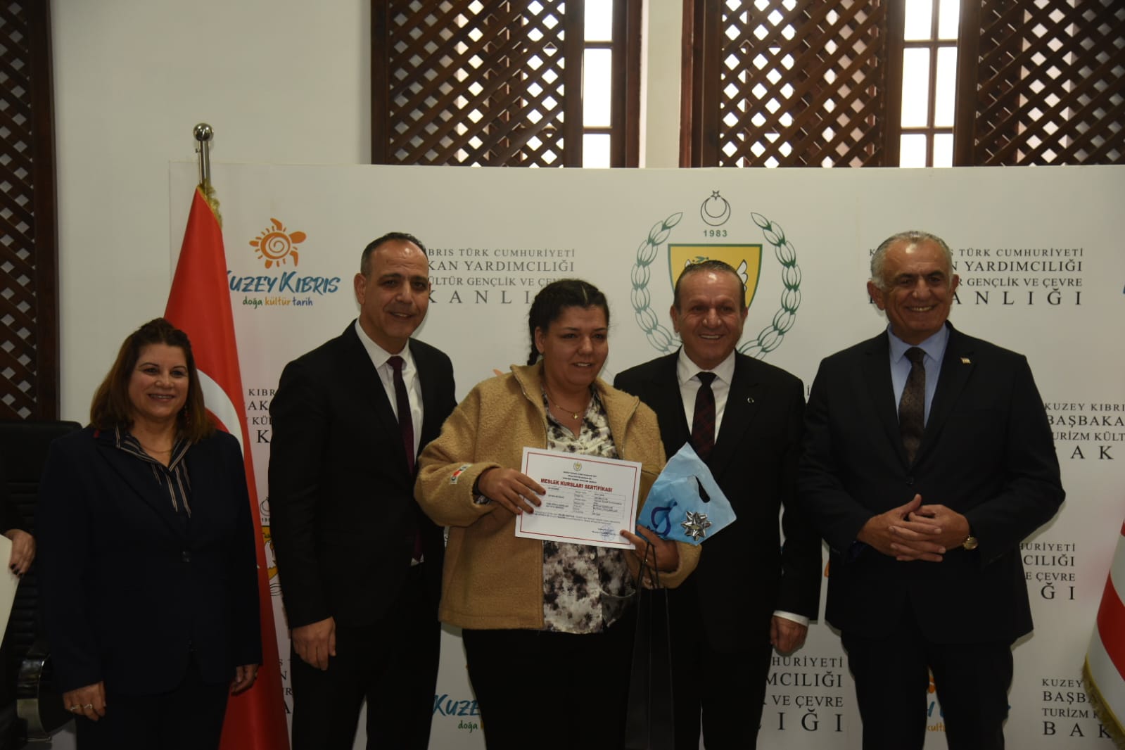 Baristalık ve mutfak eğitimi alan özel gereksinimli bireylere sertifikaları verildi