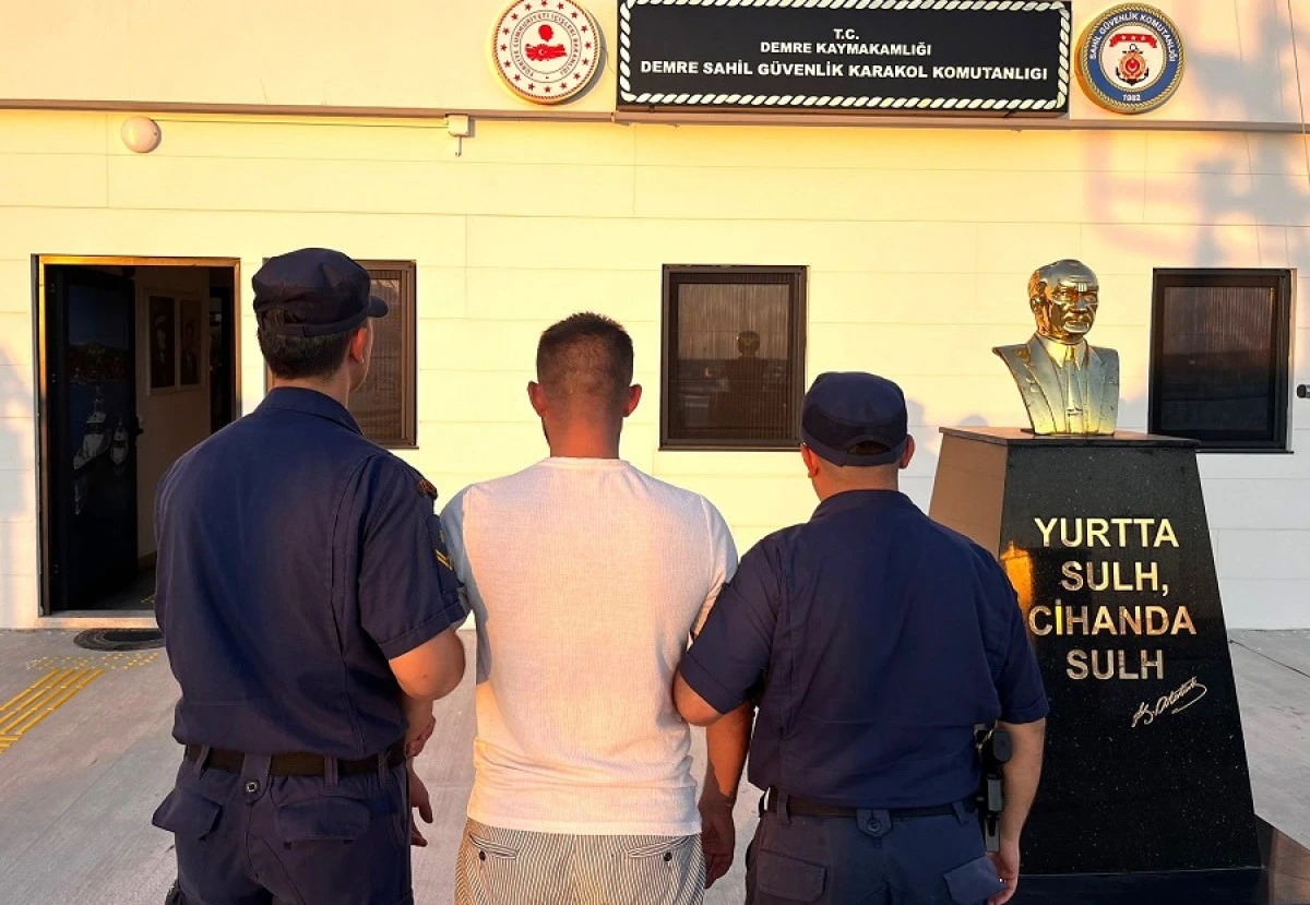KKTC'de hakkında yakalama kararı bulunan kişi Antalya'da yakalandı