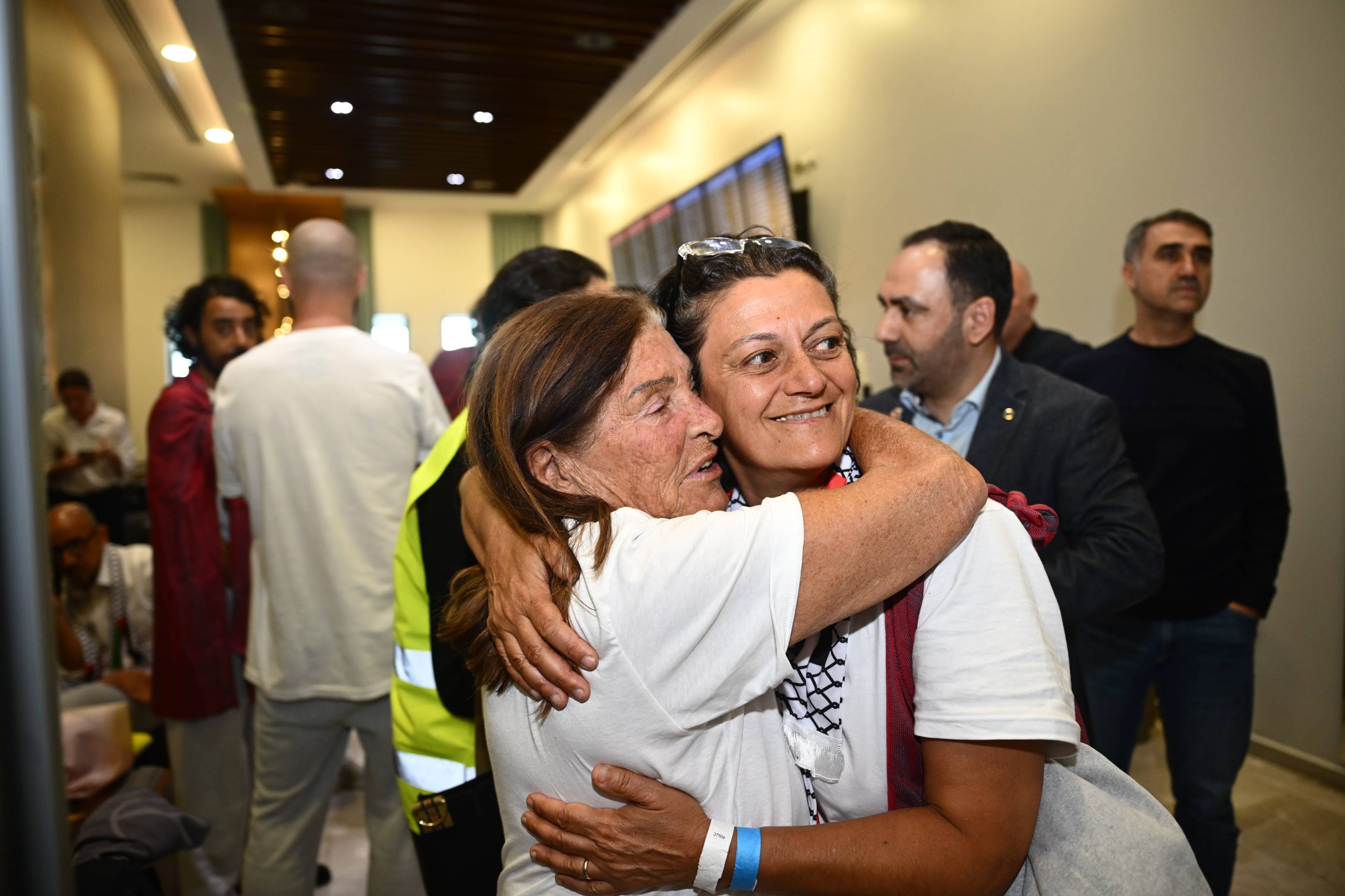 İsrail'in alıkoyduğu Özgürlük Filosu aktivistleri İstanbul'a ulaştı