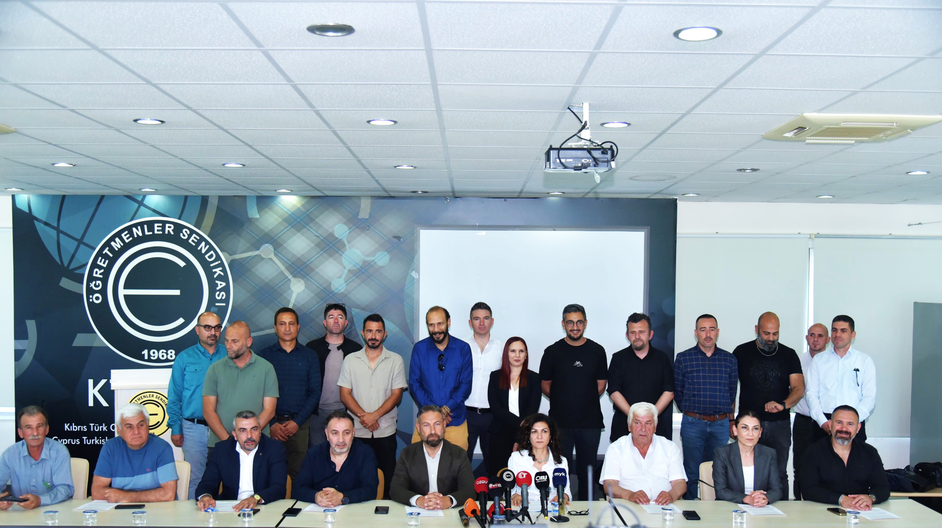 Sendikalar, Disiplin Tüzüğü’ne karşı cuma günü tam gün uyarı grevine gidecek