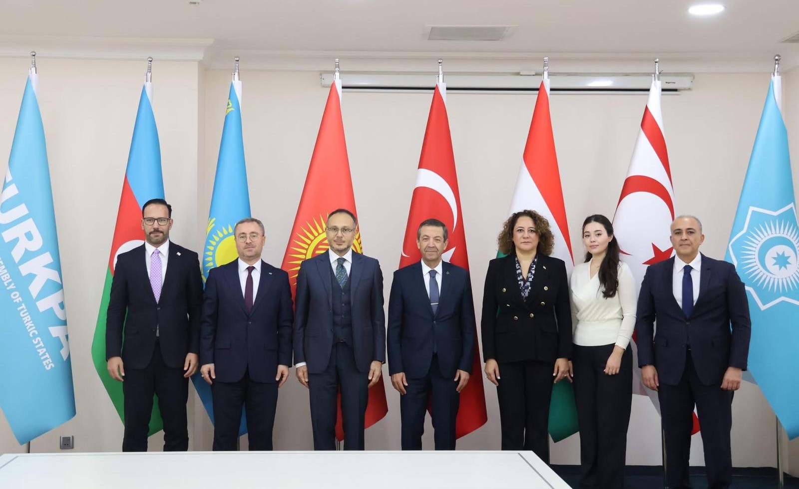 Ertuğruloğlu, TÜRKPA Genel Sekreteri ve Türkiye’nin Bakü Büyükelçisi ile görüştü