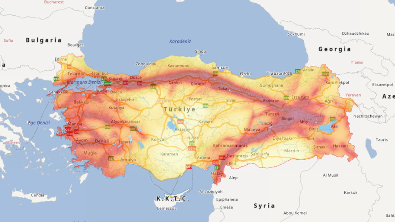 AFAD, Türkiye deprem haritasını güncelledi: En tehlikeli iller hangileri?