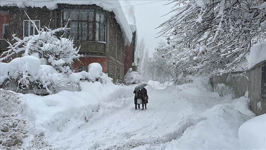 Türkiye’nin birçok bölgesinde kar ve soğuk hava etkili oluyor
