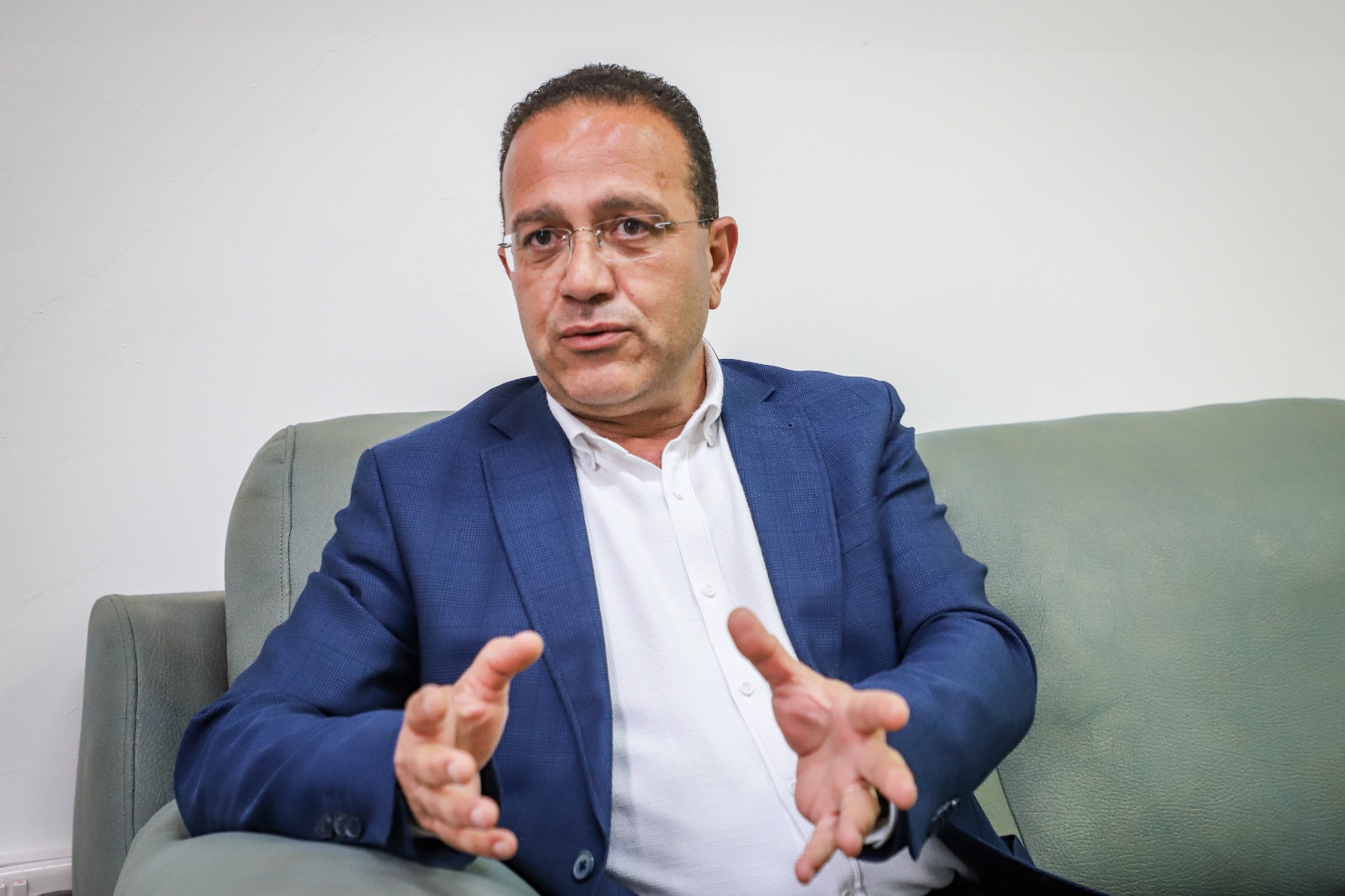 Şahali: İradesizlik nedeniyle sapla saman iç içe geçti