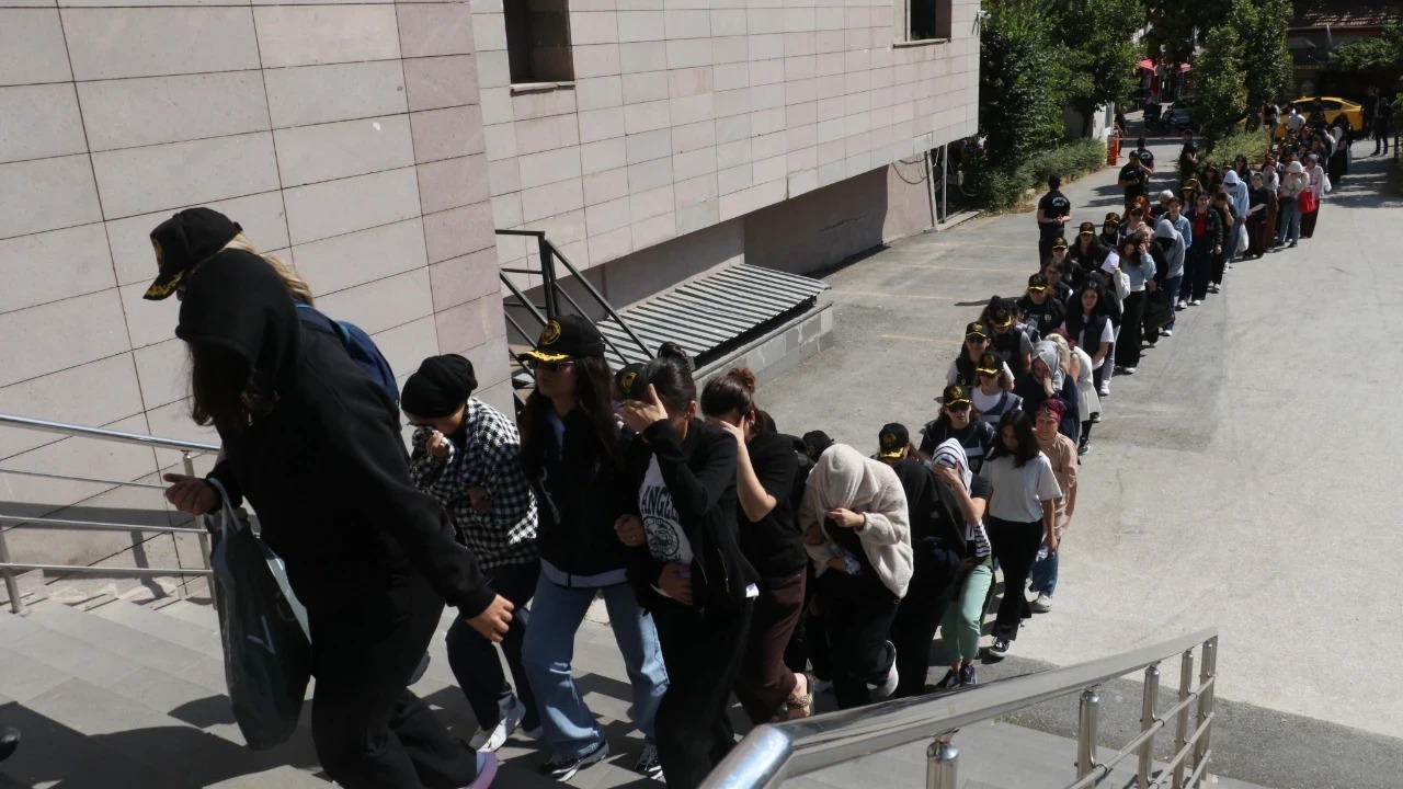 Türkiye’de modem yalanıyla 116 milyon liralık vurgun… 82 kişi tutuklandı!