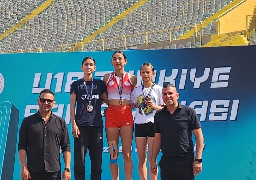 DAÜ sporcusu Ada Kafa, U18 Türkiye Şampiyonu oldu