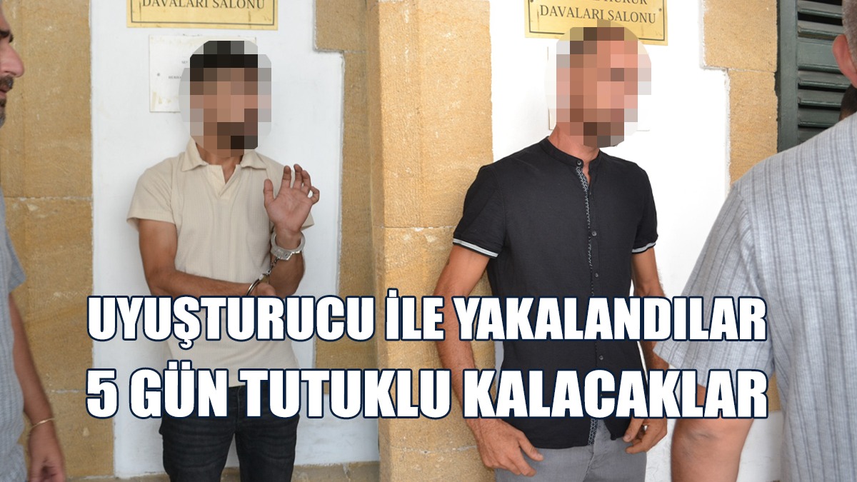 Birinin Üzerinde, Diğerinin Evinde Uyuşturucu Bulundu