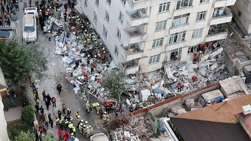 İstanbul Maltepe’de 7 katlı binada kısmi çökme meydana geldi