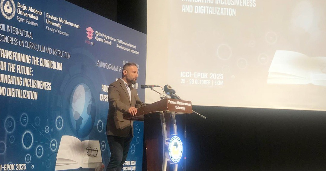 Maviş: Eğitimi dönüştürürken aslında dünyayı dönüştürüyoruz