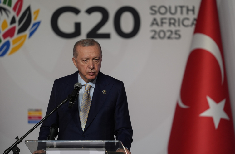 Erdoğan: Barış için her yere koşturacağız