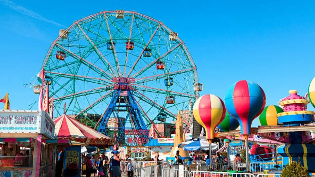 Lunaparkta hız treni faciası… Bir kişi hayatını kaybetti, yaralılar var!