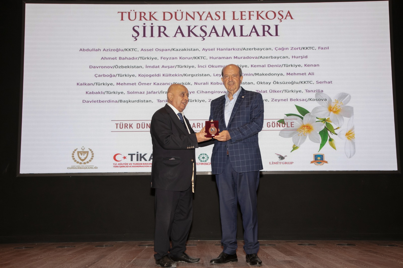 Tatar’a Türk Dünyası Yüksek Hizmet Ödülü verildi