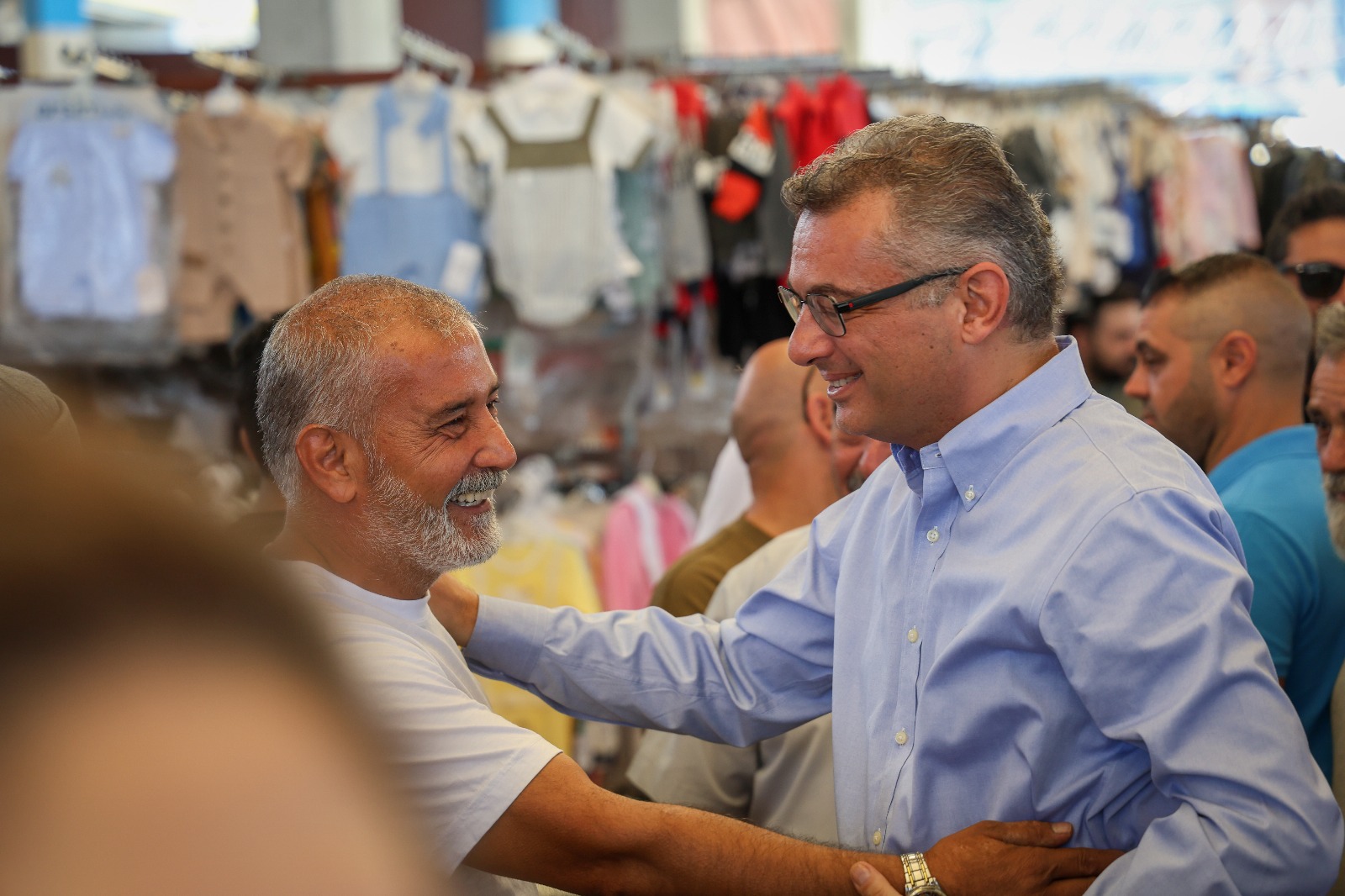Erhürman’a, Lefkoşa Açık Pazarı’nda yoğun ilgi