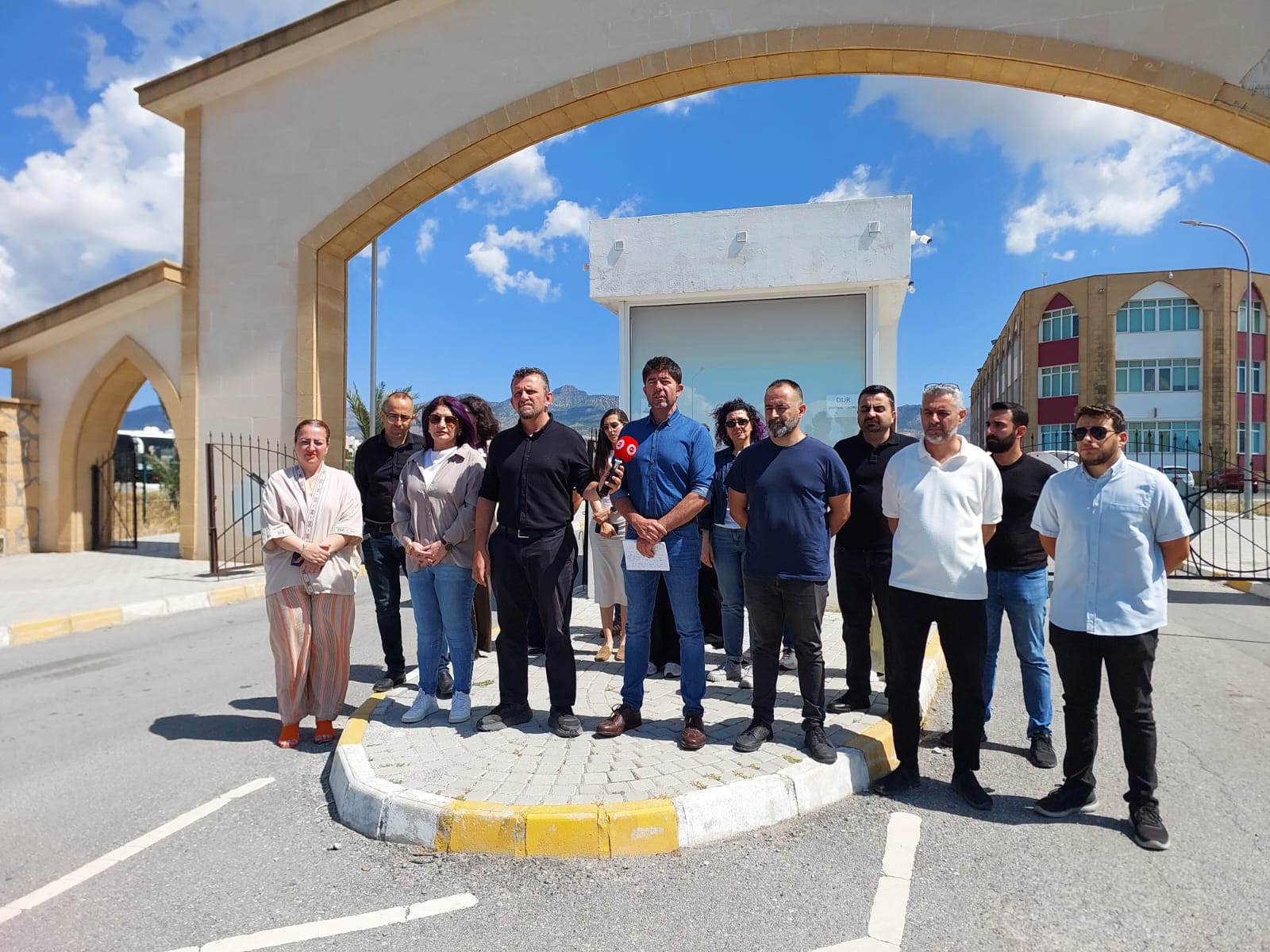 Hala Sultan İlahiyat Koleji’nde cinsel istismar iddiası…  KTOEÖS’ten “şeffaf soruşturma” çağrısı