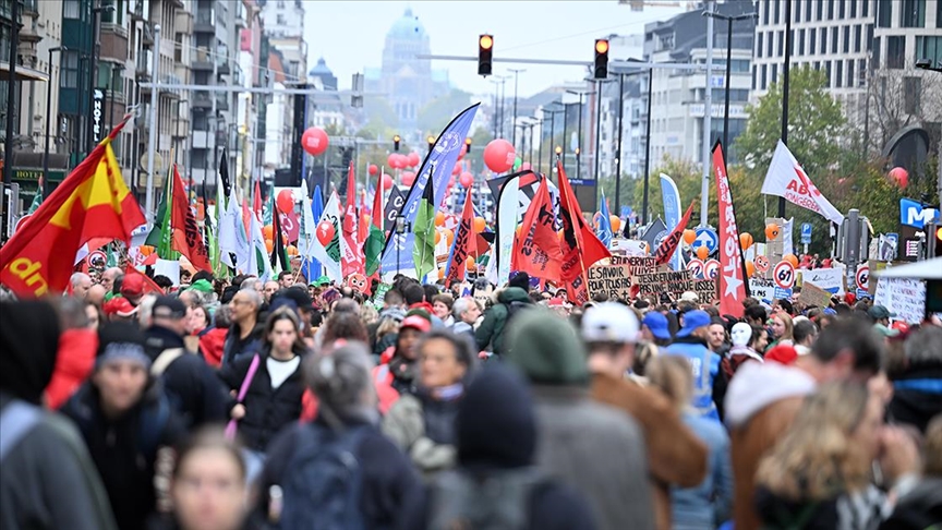 Belçika’da üç günlük grev: Hükümetin kemer sıkma politikaları protesto ediliyor