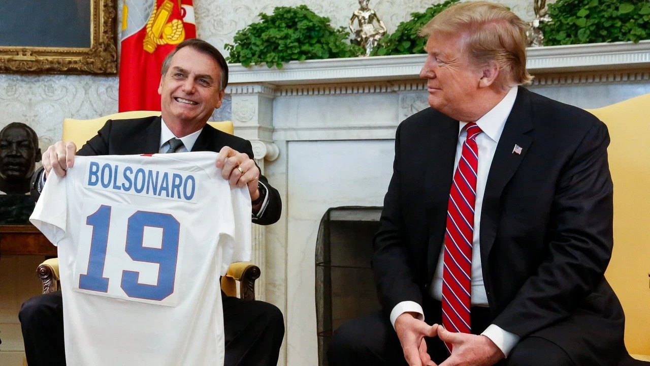 Trump'tan ülkesinden kaçan Bolsonaro'ya yeşil ışık
