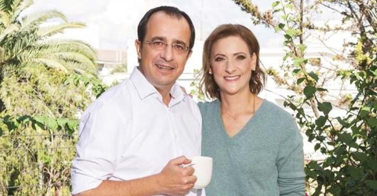 Video depremi sürüyor: First Lady de istifa etti...