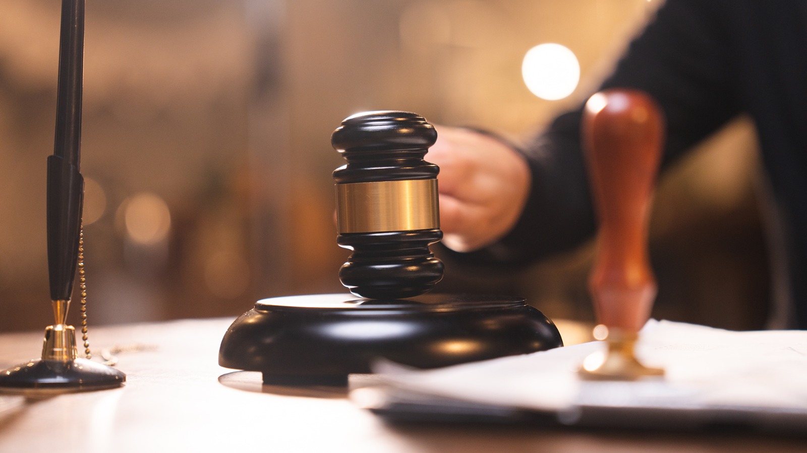 Emekli Yargıç’tan “reddi avukat” uyarısı: Avukatlara tanıklık baskısı kuruluyor