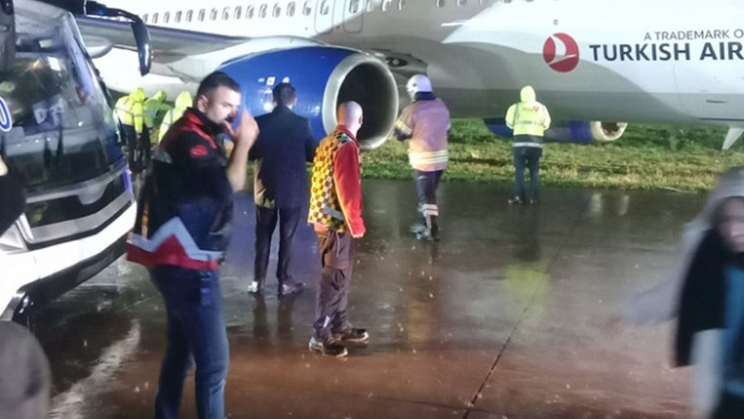 Sabiha Gökçen'de korku dolu anlar: Yolcu uçağı pistten çıktı!
