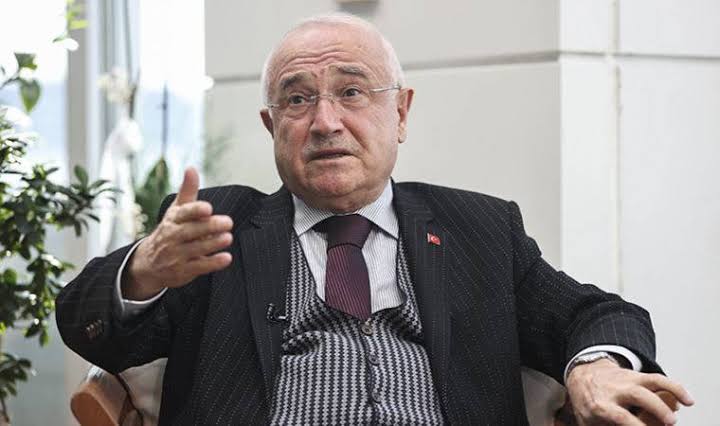 Eski TBMM Başkanı Cemil Çiçek'e KKTC vatandaşlığı