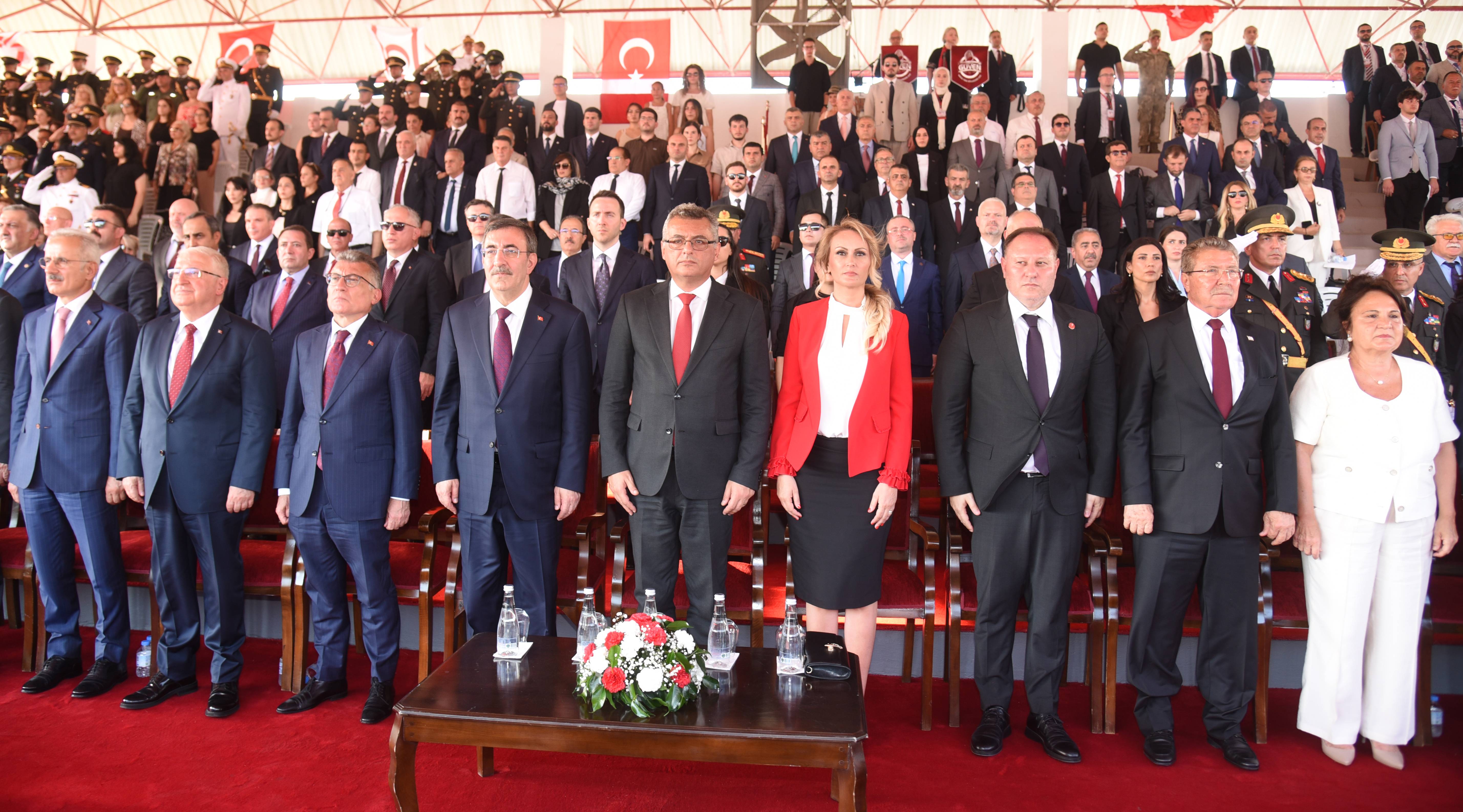 Lefkoşa'da 20 Temmuz resmigeçidi düzenlendi