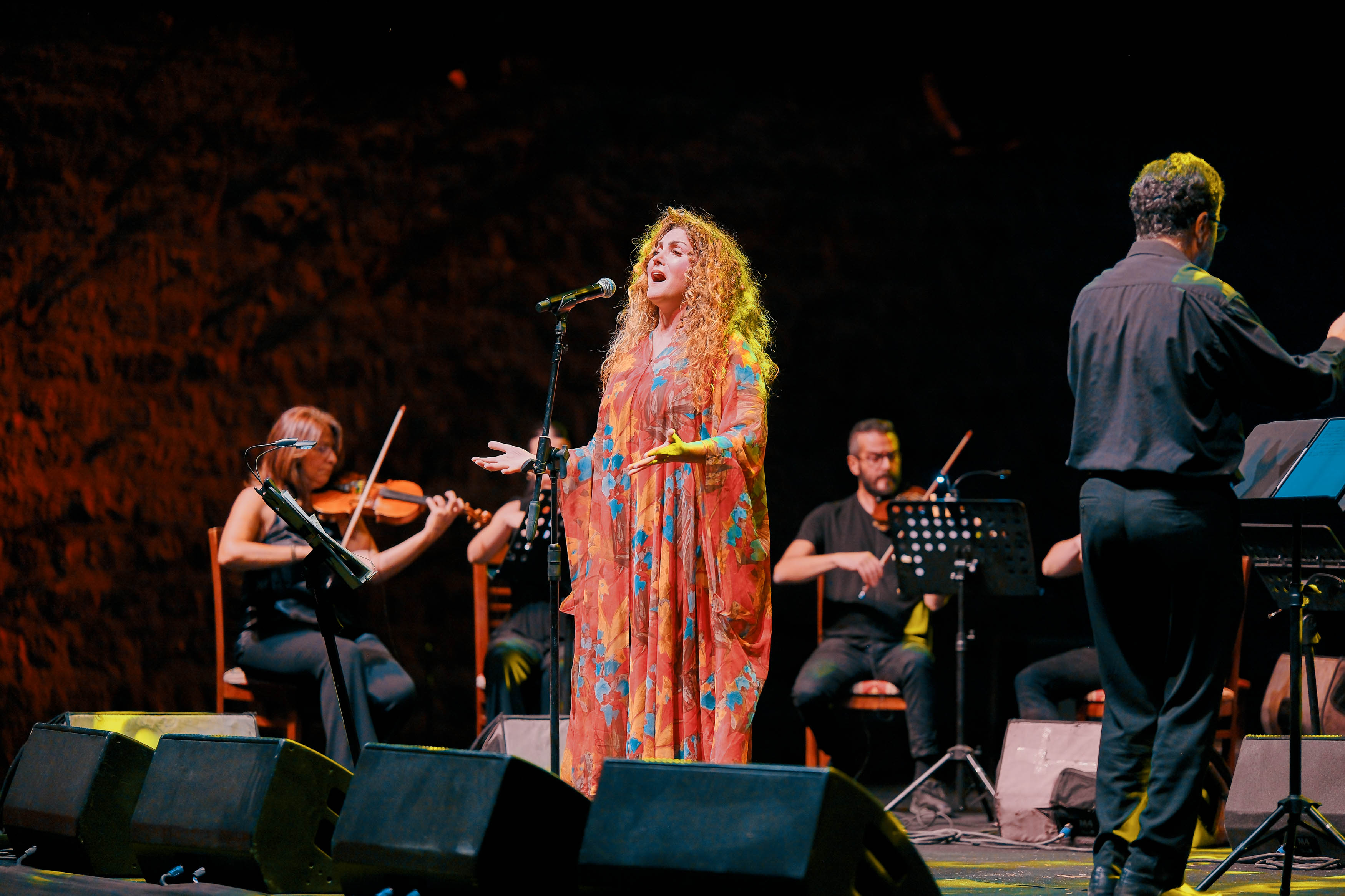 Serenad Bağcan ve Mağusa Kent Orkestrası konser verdi