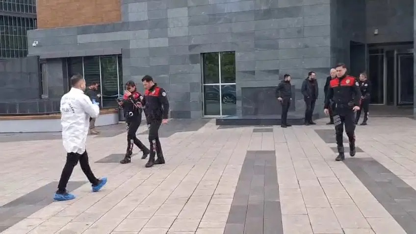 İstanbul'da adliyede silahlı saldırı: Savcı, kadın hakimi silahla vurdu!