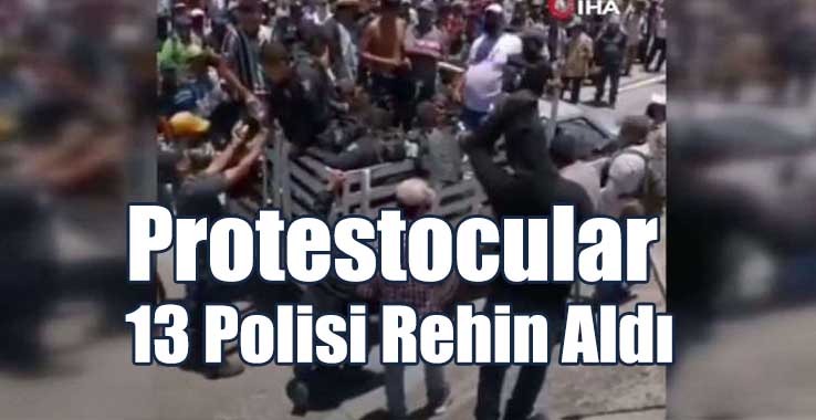 Meksika’da Protestocular 13 Polisi Rehin Aldı