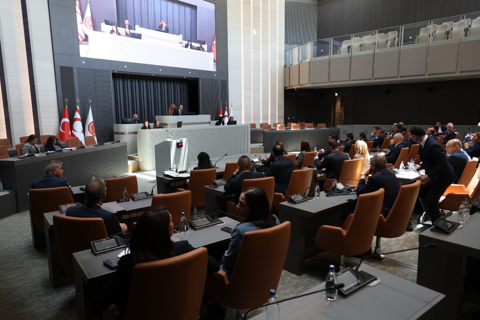 Genel seçimin 6 Aralık’ta yapılmasını öngören tasarıya ivedilik kararı