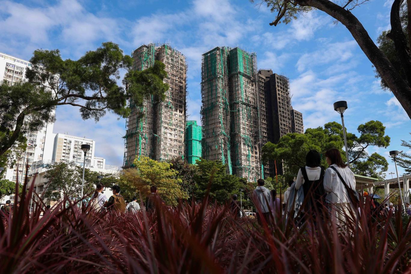 Hong Kong'da yangında hayatını kaybedenler için 3 gün yas ilan edildi
