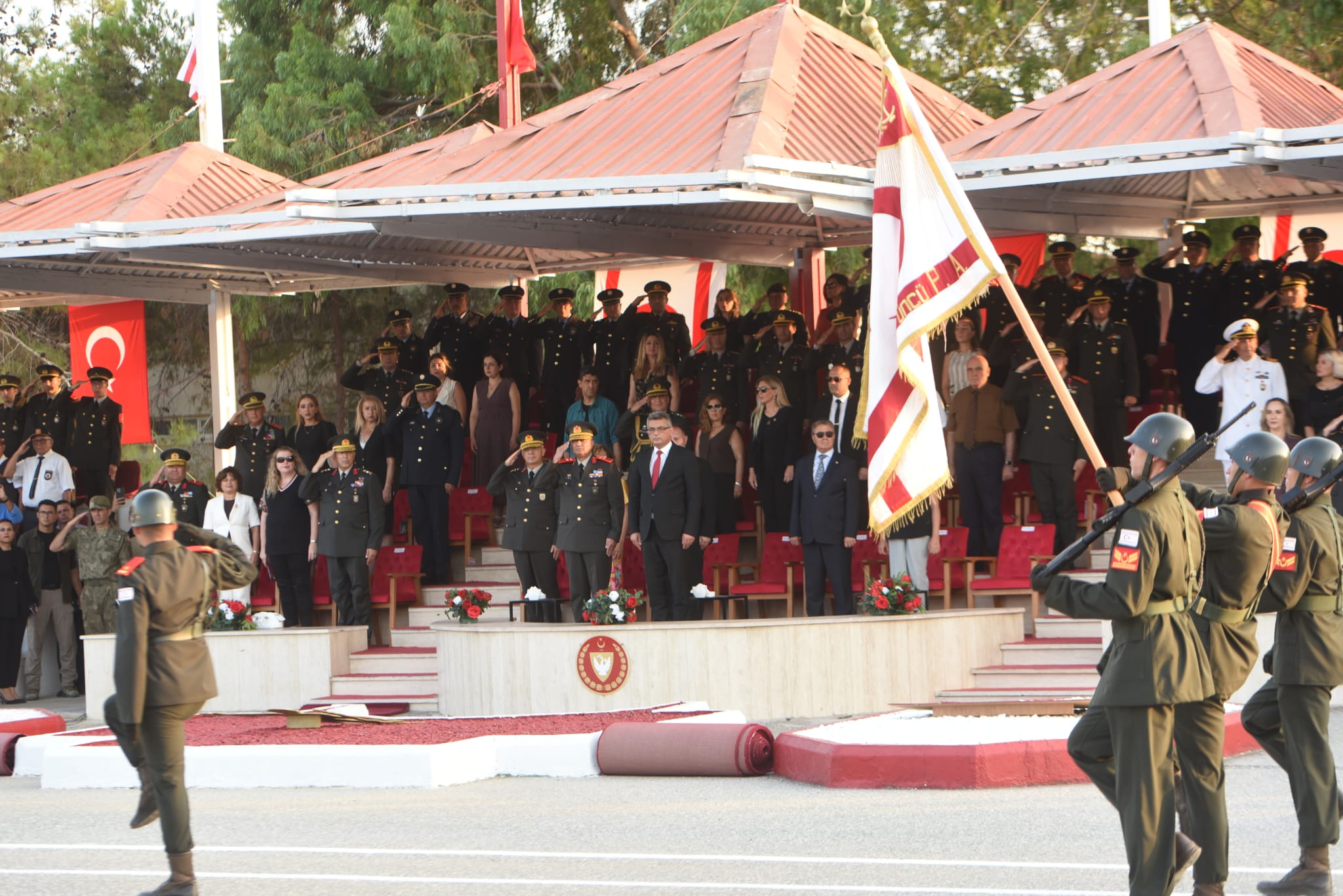 4. Piyade Alayı'nda sancak ve görev devir teslimi yapıldı