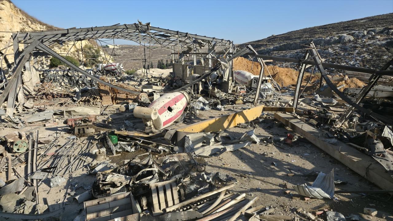 İsrail ordusu, Lübnan'ın güneyinde çok sayıda binayı yıktı