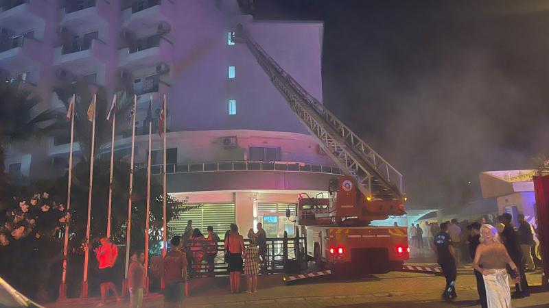 Alanya'da otel yangını: 622 turist tahliye edildi