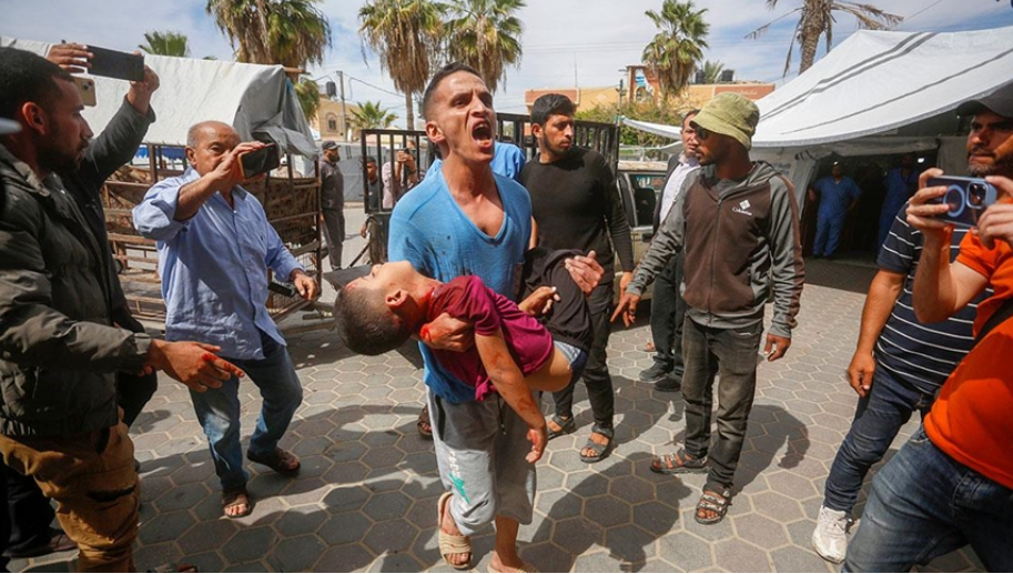 İsrail'in Gazze'ye düzenlediği saldırılarda 10 Filistinli hayatını kaybetti