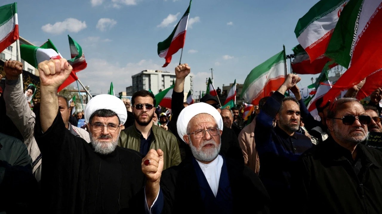 İran Devrim Muhafızları'ndan ABD'ye gözdağı