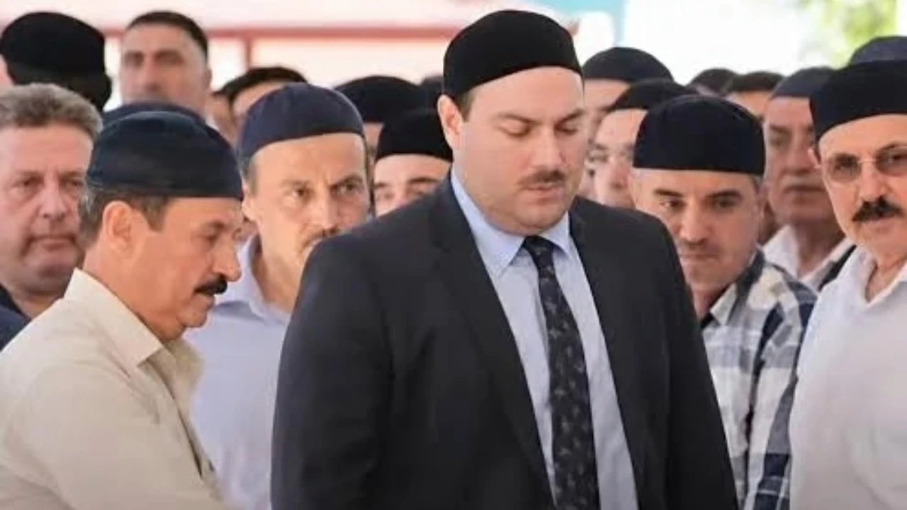 Süleymancılar'a operasyon: Balya balya paralar ele geçirildi
